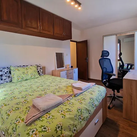 Apartman Next To Kapana - Art *